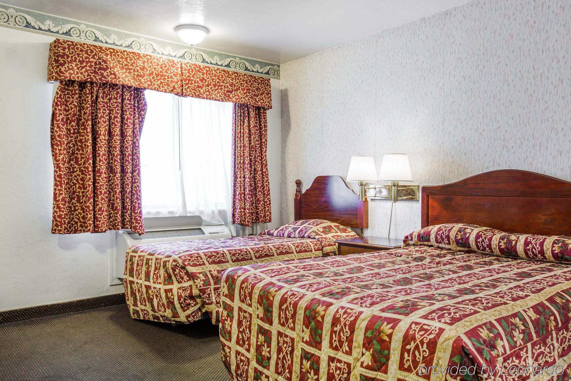 Monterey Fairgrounds Inn Екстер'єр фото